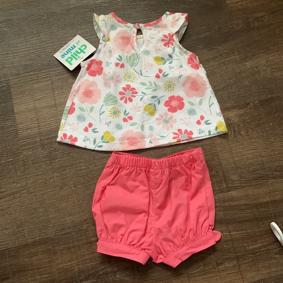 Carter’s size NB/0-3M lot. NWT - Picture 7 of 7